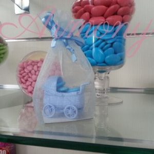 Pochon à dragées fond plat rose ou bleu 14 × 12 cm pour baptême