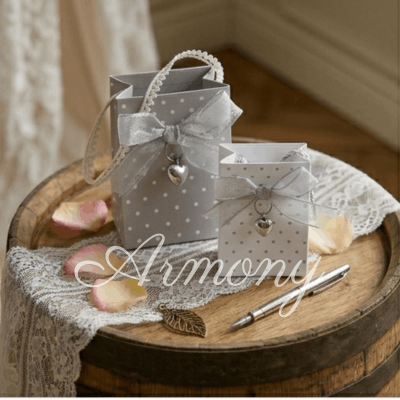 Petit sac en carton pour dragées à pois – Sachet cadeau décoratif – Image 4