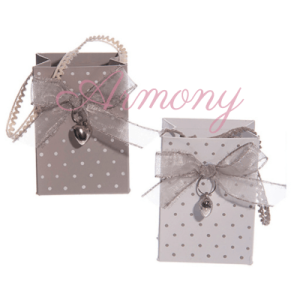 Petit sac en carton pour dragées à pois avec ruban et cœur décoratif